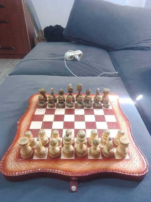 Продам Деревянные Шахматы