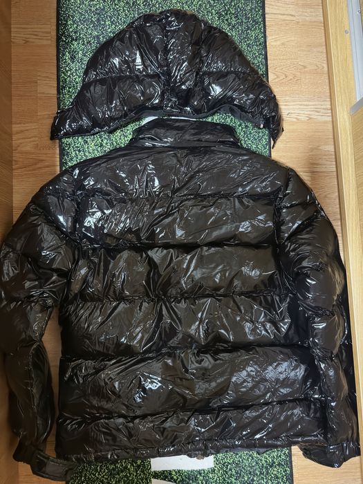 Moncler Puffer (size L)