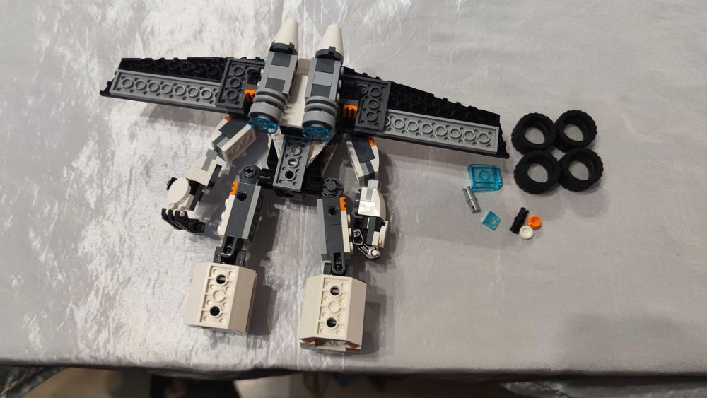Продавам Лего Криейтър / Lego Creator коли атеве животни робот
