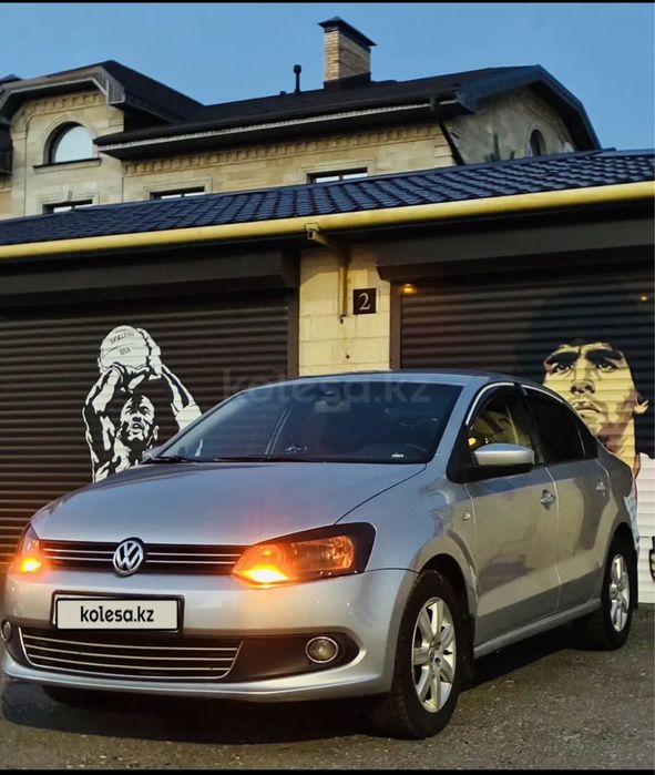 Продается автомобиль volkswagen polo 2012  год v 1,6
