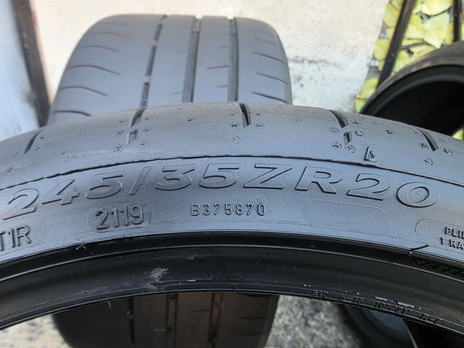 Vând patru anvelope de vara dunlop  305 30 20 cu 245 35 20