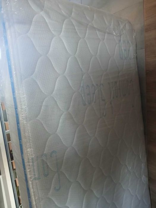 Единично легло с матрак