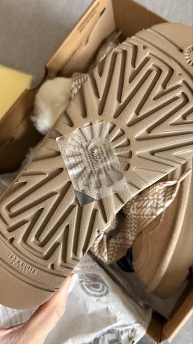 Продам новые UGG женские