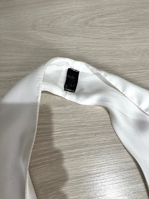 Top unicat designer Evis cu spatele gol