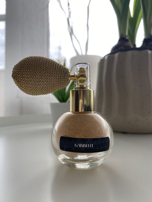 Оригиналед подарък, луксозен хайлайтър за тяло с помпичка