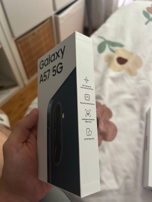 Vand 2 telefoane Samsung Galaxy A57 256 GB, noi-noute, sigilate + factura si garantie
