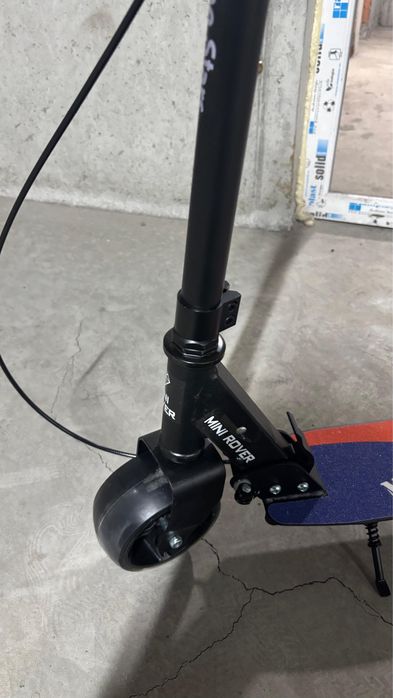 Trotineta pliabila cu cric