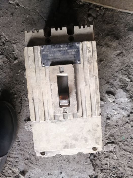 Автомат трехфазный на 160 ампер