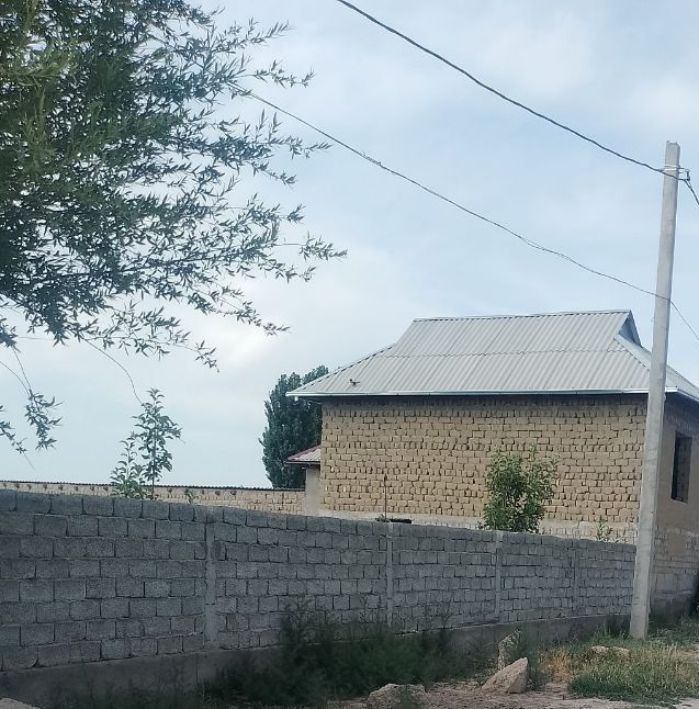 Гулистон шаҳар чуқурсойда уй сотилади