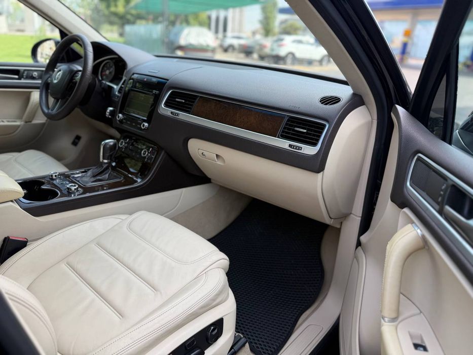 Volkswagen Touareg 3.6L 2014 год