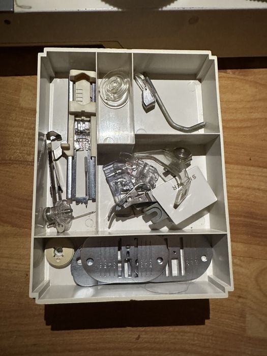 Продам винтажную машинку Singer