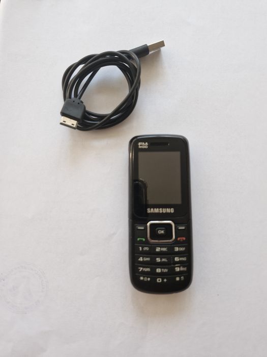 Продавам телефон Самсунг