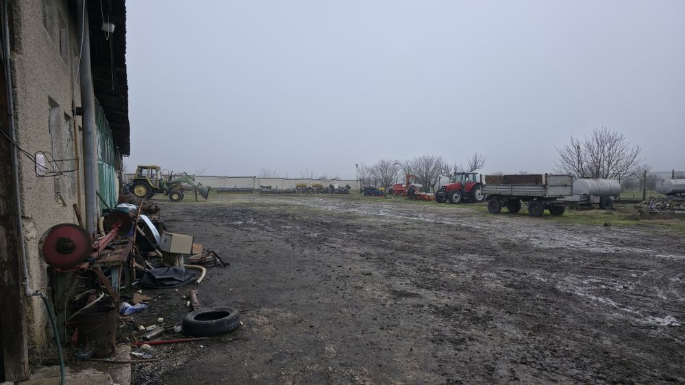 Бизнес имот-селскостопански двор. Офис,склад,работилница,навес