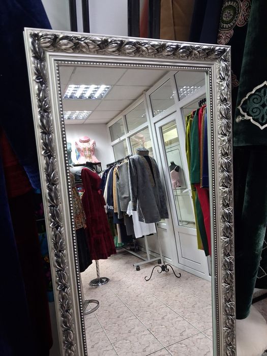 Продам напольное зеркало