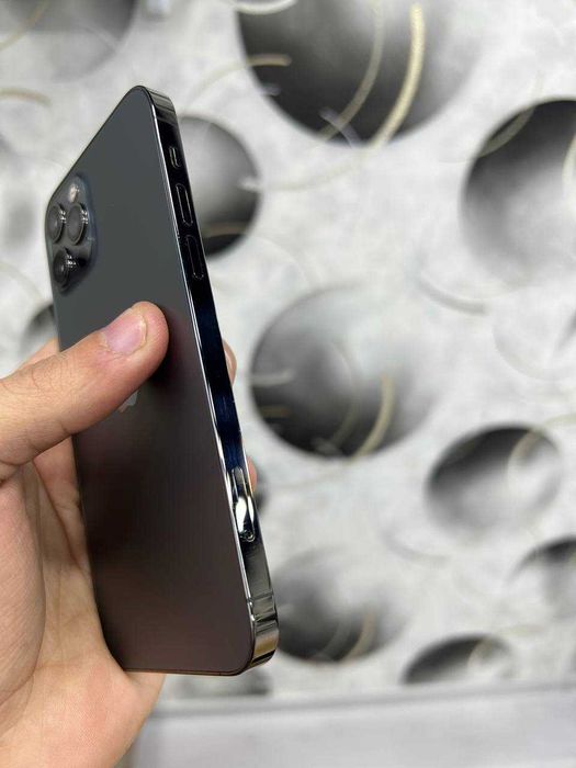 Продам iPhone 12 Pro 128 ГБ (в отличном состоянии)