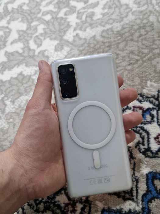 Samsung s20fe xolati yaxshi