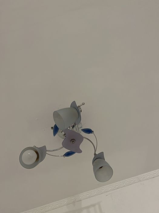 Люстра трех рожковая 2 штуки