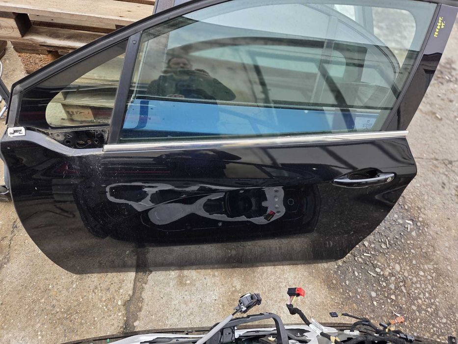 Usa stanga dreapta Peugeot 208 facelift modelul cu 2 usi