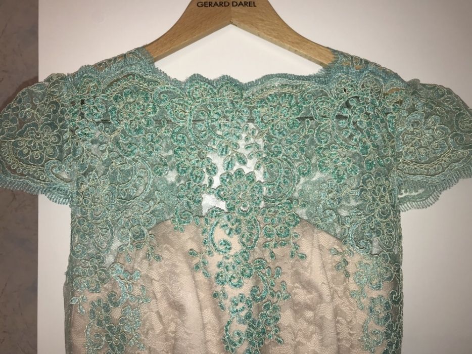 Продаю шикарное платье. Размер 42-44.