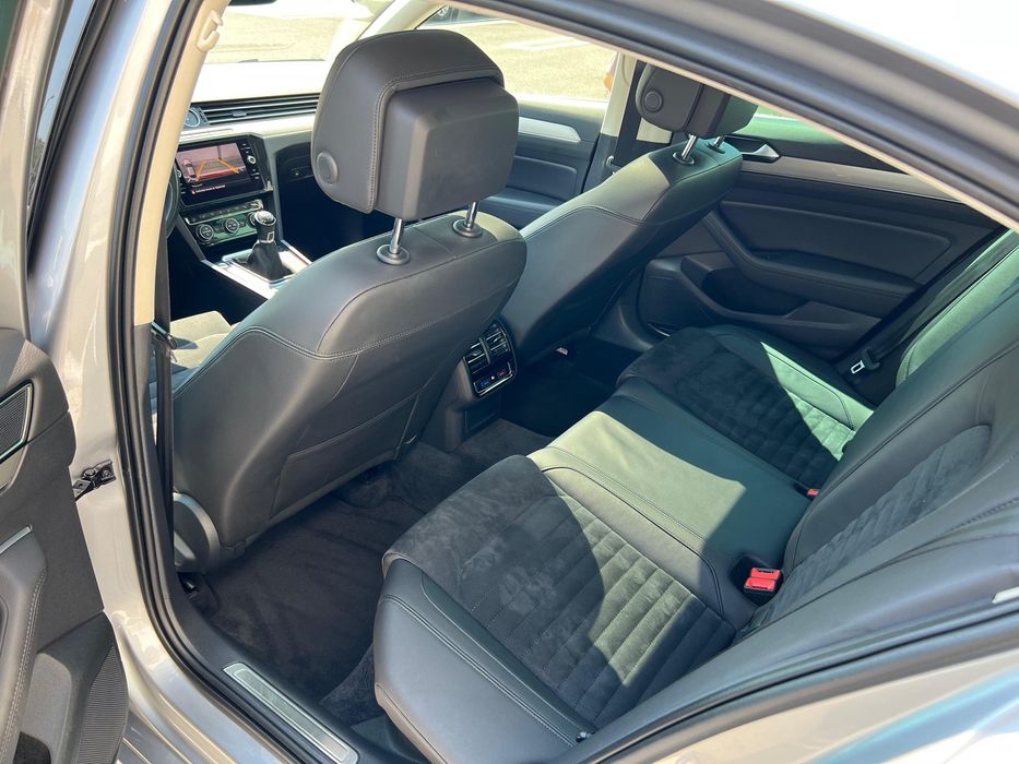 VW PASSAT B8/ R-Line /2.0 TDI / 2018-09/Full Led/Panorama/Istoric Real