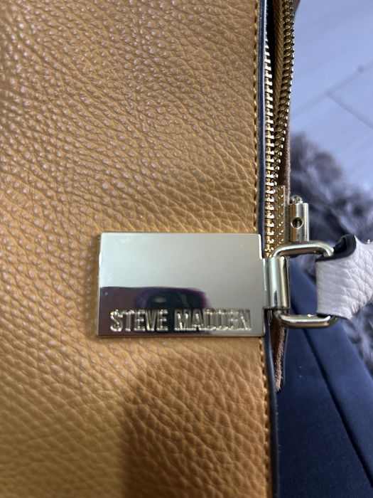 Poseta Steve Madden, lipsa curea