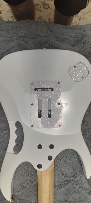 Электрогитара ibanez