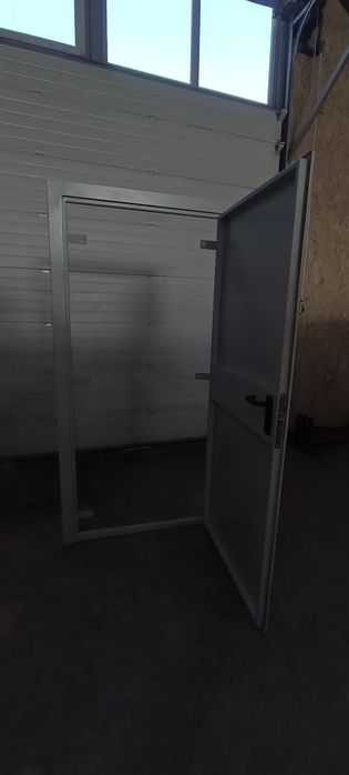 Дверь металлическая неутепленная
