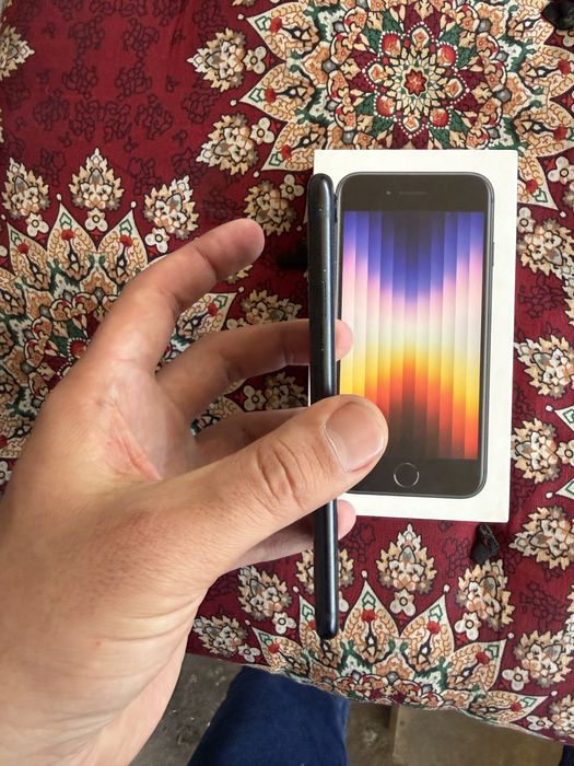 iphone se 2022 holati yahwi 64g hotira yomkost 80 ochilmagan