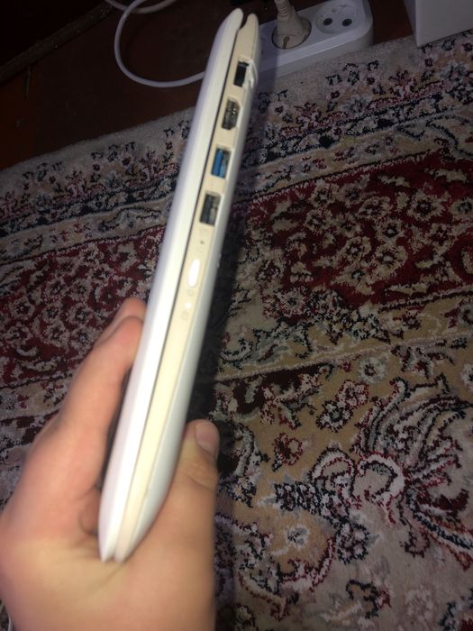 Ноутбук Lenovo YOGA 300