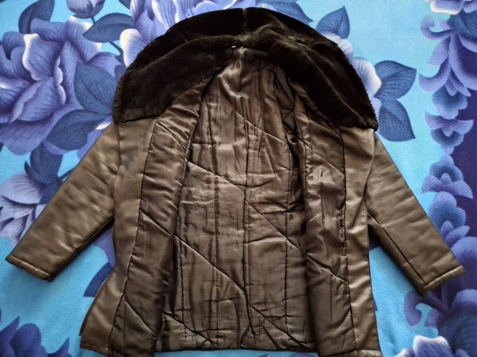 Продавам кожено яке