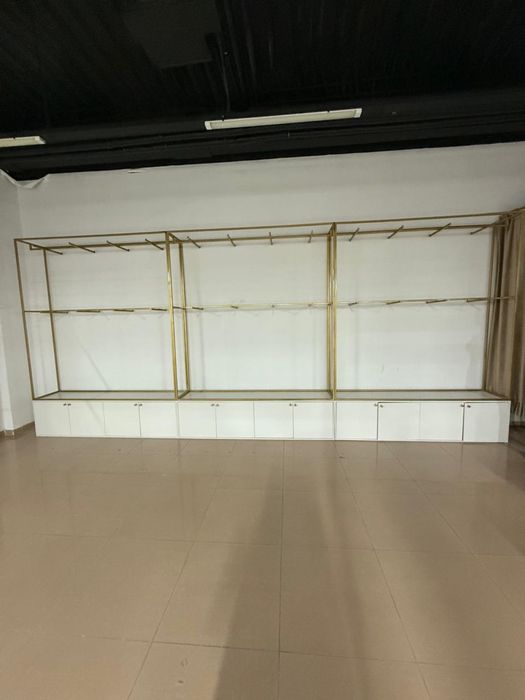 Продается мебель для магазина