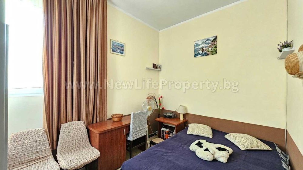 Търговско помещение в р-н „Стария възел“, Слънчев бряг