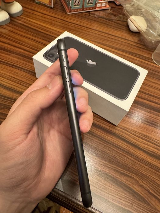 Iphone 11 Qora 64GB LLA