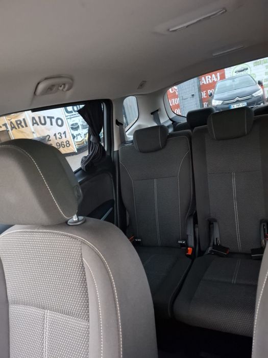 Vând opel zafira tourer 7 locuri