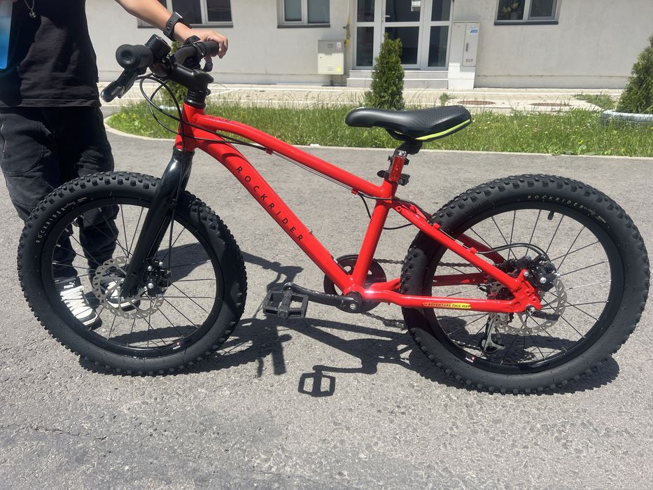 Bicicleta Rockrider 20” de la decathlon. In stare foarte buna, folosita mai putin de un an.
