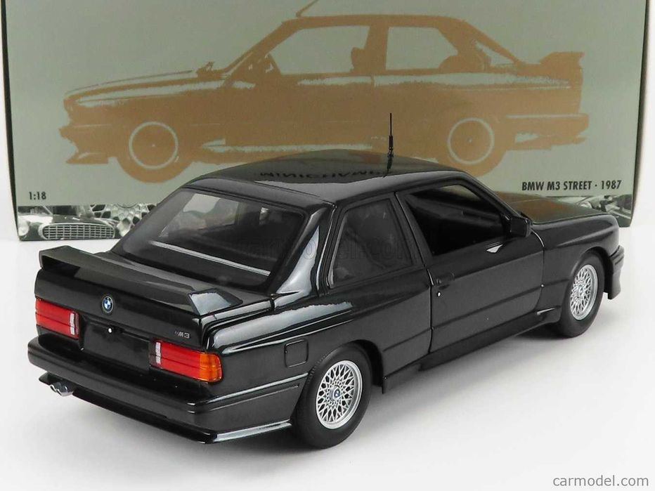 BMW M3 E30 1:18 Minichamps