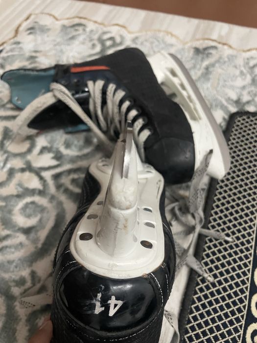 Хоккейный коньки