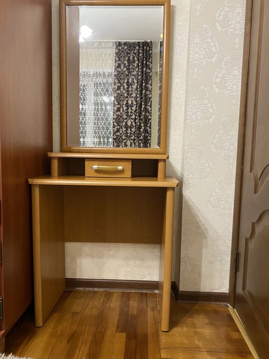 Срочно продам: Туалетный столик
