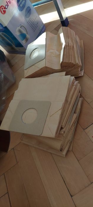 Lot 58 saci / filtre hârtie aspirator (53 buc mari + 5 buc mici)