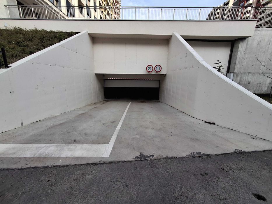 Паркомясто под наем