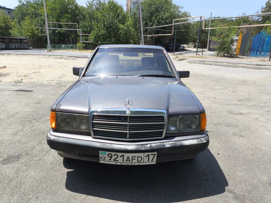 Mercedes-Benz 190, 1992 год, 2 л