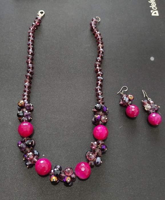 Срочно продам бусы женские