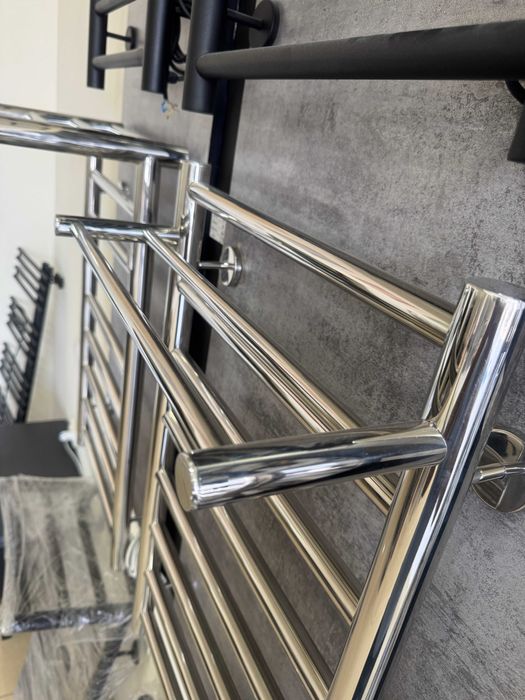 Полотенцесушитель с круглой полочкой от производителя с гарантией.