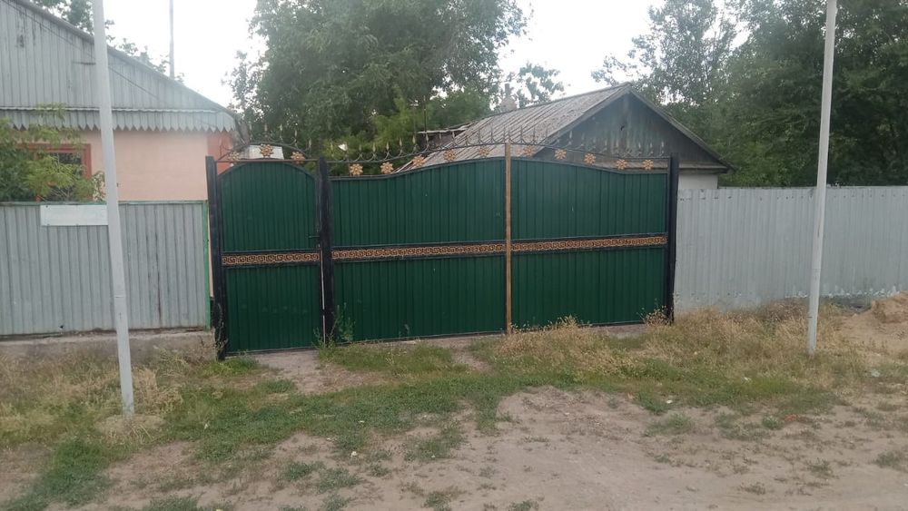 Продается дом с большим участком