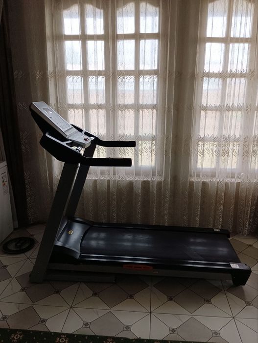 Срочно продается беговая дорожка в отличным состояние!