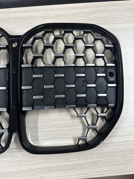 Оригинална маска за BMW G22/G23
