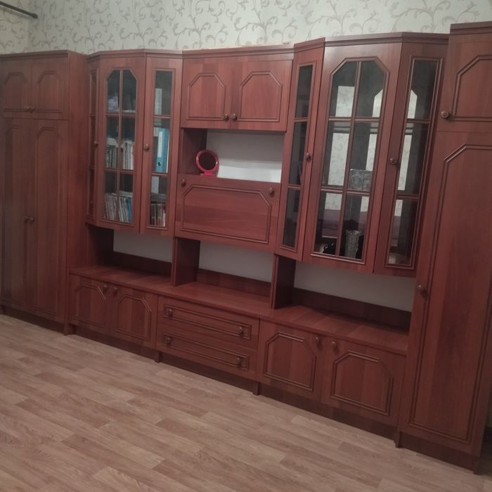 Продам стенку. В Хорошем состоянии.