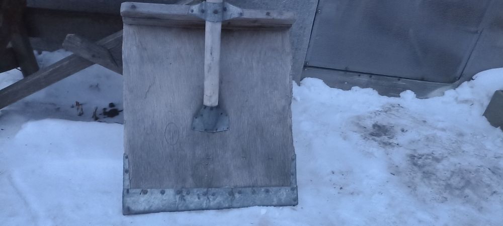 Продам лопату снеговую