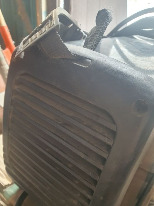 Продам инверторный сварочный аппарат