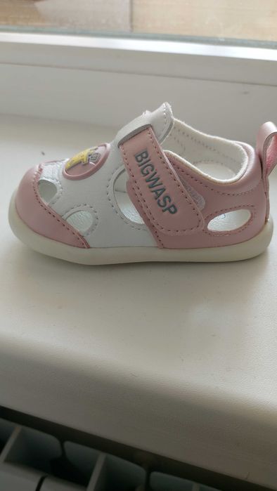 Продам сандали на девочку